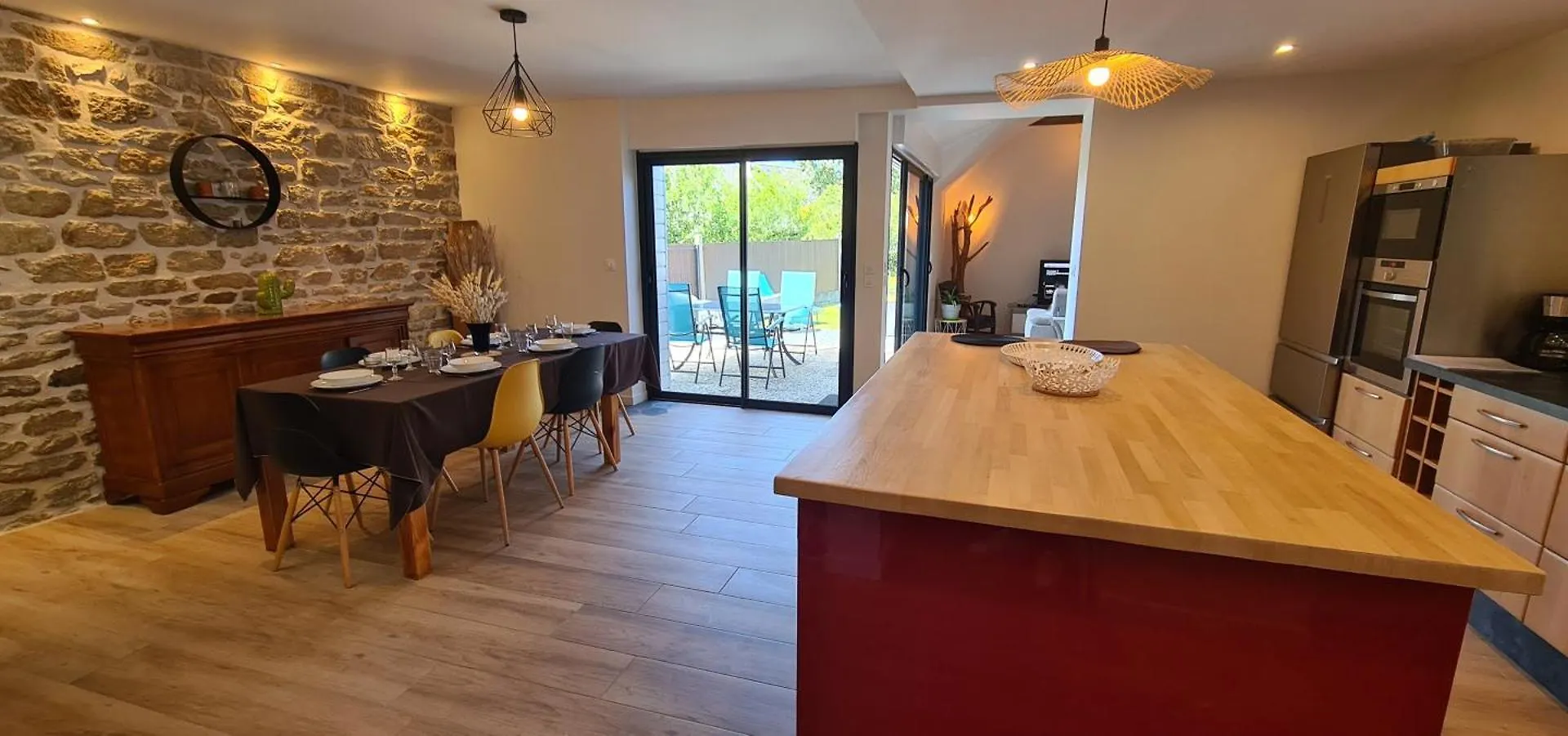 Semesterbostad Maison Entierement Renovee, Jardin & Terrasse A 5Min Des Plages Combrit