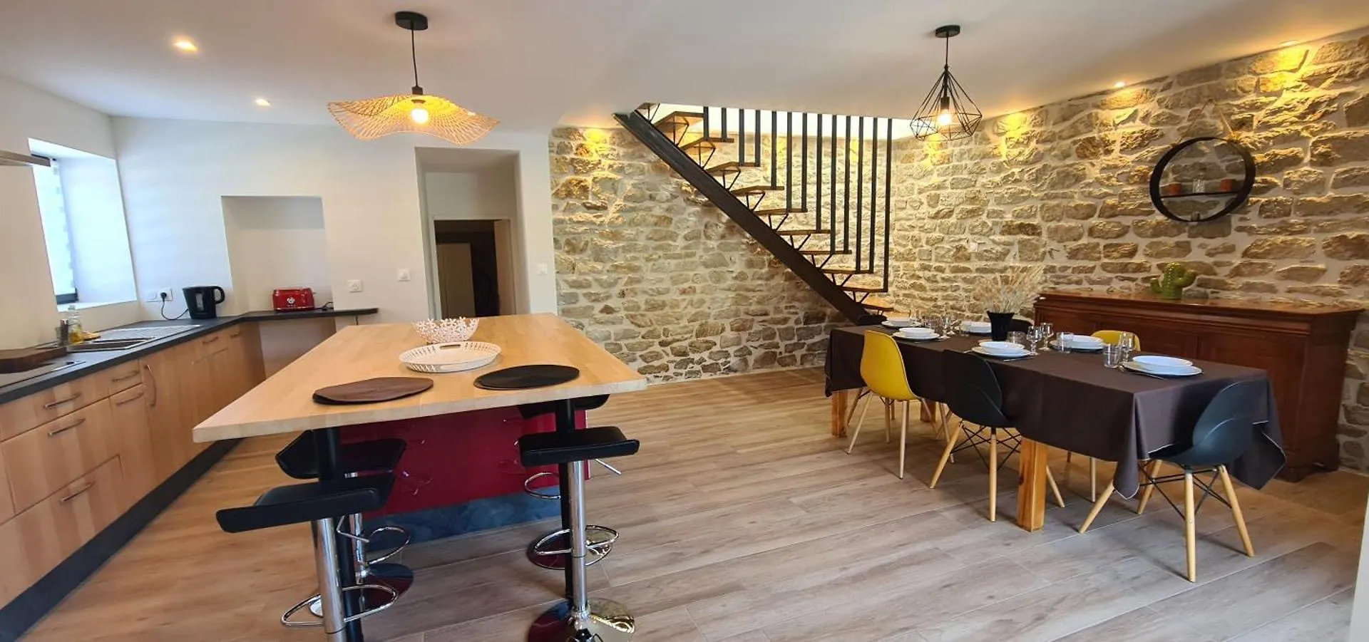 Maison Entierement Renovee, Jardin & Terrasse A 5Min Des Plages Combrit